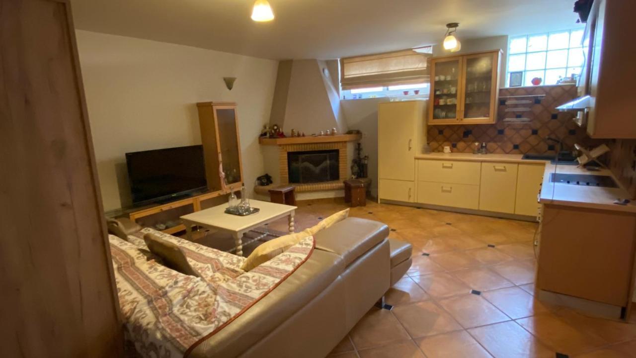 Seaside Family Apartment - Kalamata Faraí Dış mekan fotoğraf